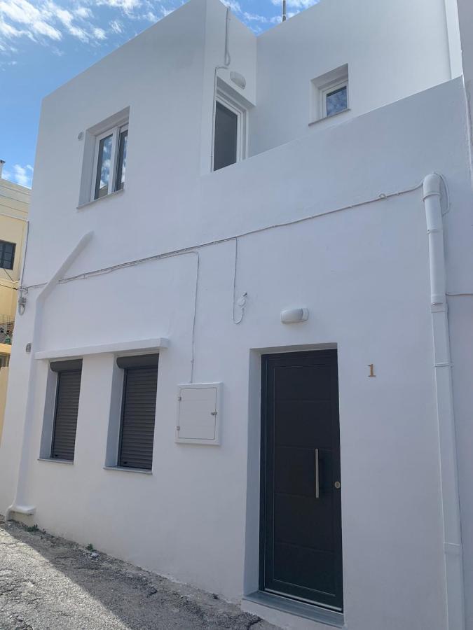 Smyrnis Apartments Ermoupoli Eksteriør billede