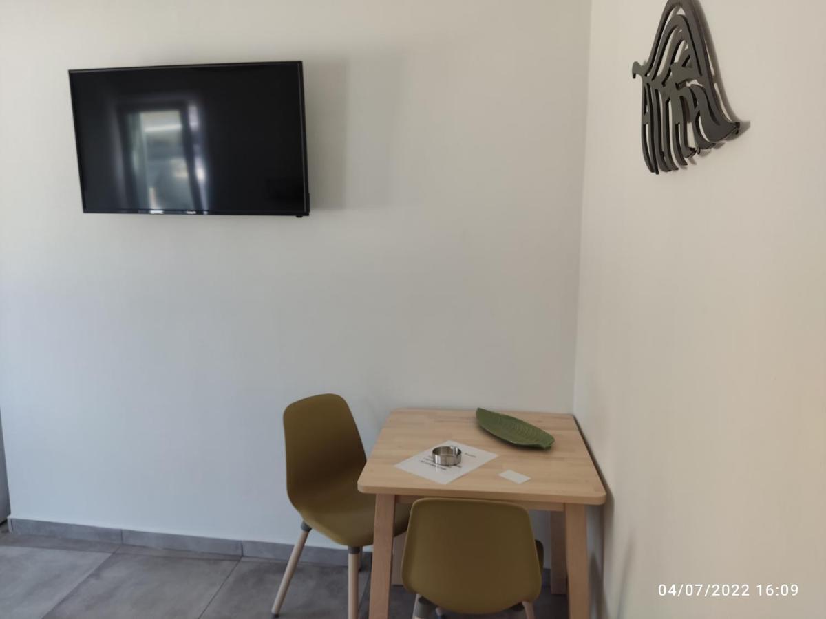Smyrnis Apartments Ermoupoli Eksteriør billede